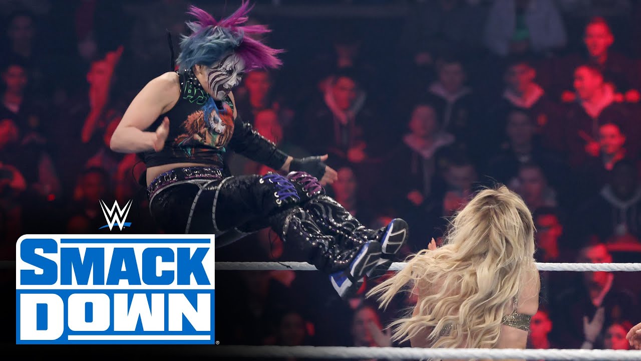 Asuka gets help from Bayley in win over Charlotte Flair: SmackDown highlights, Dec. 8, 2023